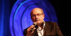 Mídia estatal iraniana aumenta recompensa pela morte do escritor Salman Rushdie