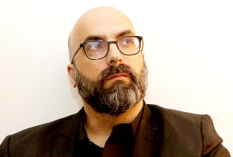 Valter Hugo Mãe - Entrevista Valter Hugo Mãe: "Tudo é máscara, e ...
